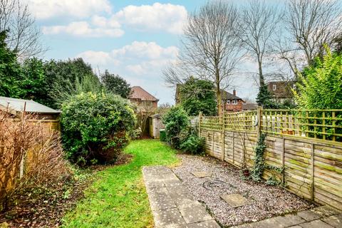 57 Lloyd Court, Pinner, HA5 1EG
