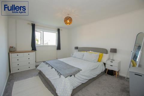 2 bedroom flat for sale, Bycullah Road, Enfield EN2