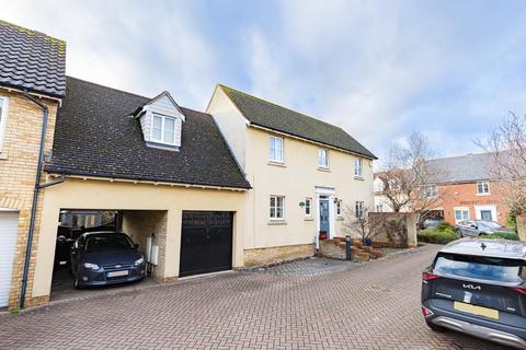 5 bedroom link detached house for sale, Worrin Road, Flitch Green, Dunmow