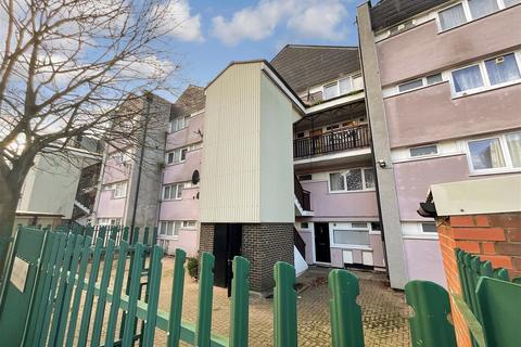 3 bedroom maisonette for sale, Orsett Terrace, Woodford Green, Essex