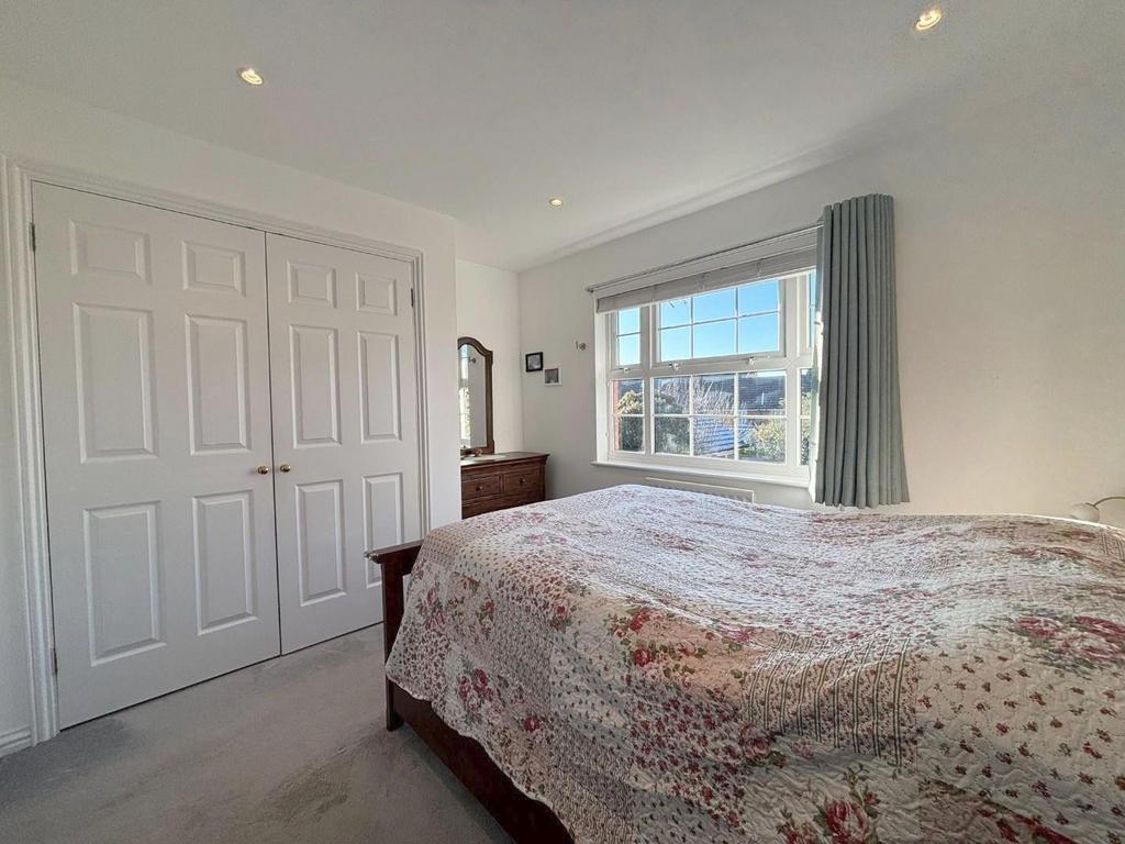 Bedroom 1.jpg