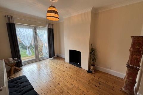 3 bedroom terraced house to rent, Holmesley Road, Forest Hill SE23