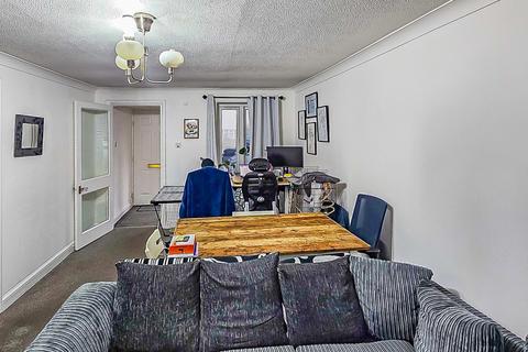 1 bedroom flat for sale, Custom House, London, E16