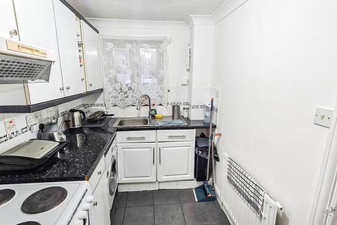 1 bedroom flat for sale, Custom House, London, E16