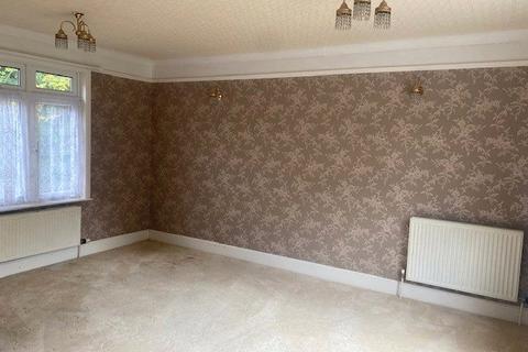 3 bedroom bungalow to rent, Gloucester Close, Alton GU34