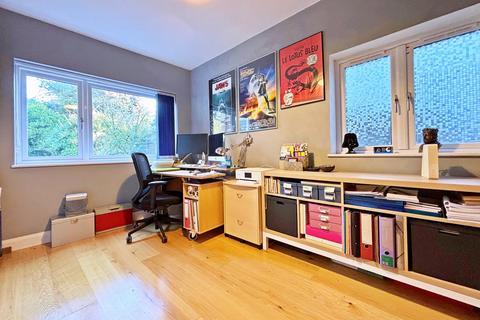75 Wickham Way, Beckenham, BR3 3AH