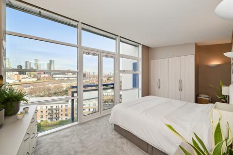 2 bedroom penthouse for sale, Apollo Building, London E14