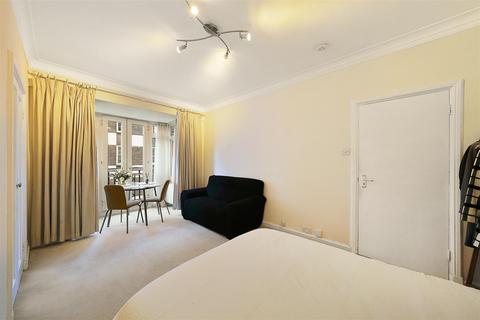 Studio to rent, Marsham Street, SW1P