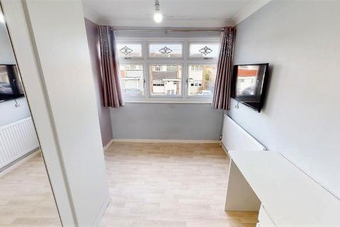 3 bedroom house to rent, Sunnymeade Chigwell