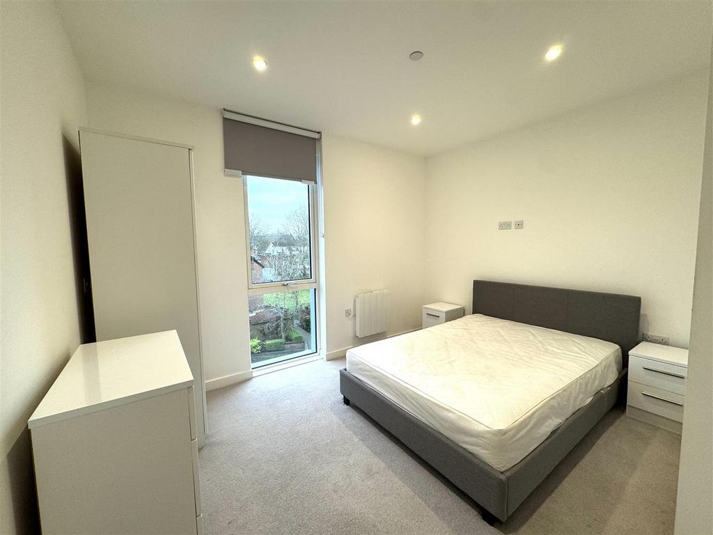 Bedroom pic 1.jpg