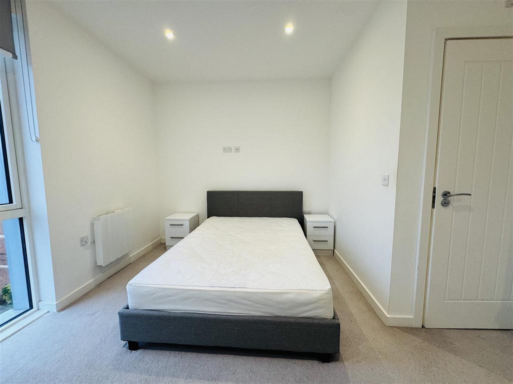 Bedroom pic 2.jpg