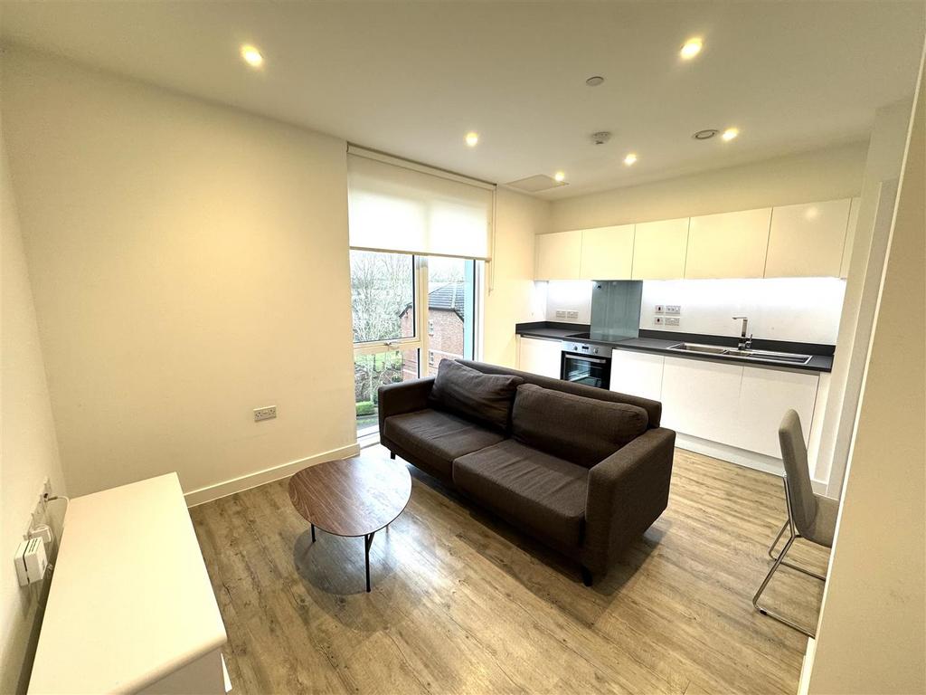 Living Rm pic 3.jpg