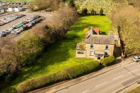 3 bedroom detached house for sale, Cutsyke Road, Featherstone, Pontefract, West Yorkshire, WF7 6BD