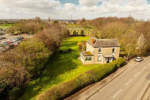 3 bedroom detached house for sale, Cutsyke Road, Featherstone, Pontefract, West Yorkshire, WF7 6BD