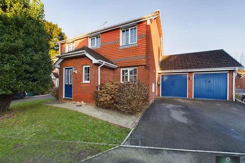 4 bedroom detached house for sale, Pagewood Close, Crawley RH10