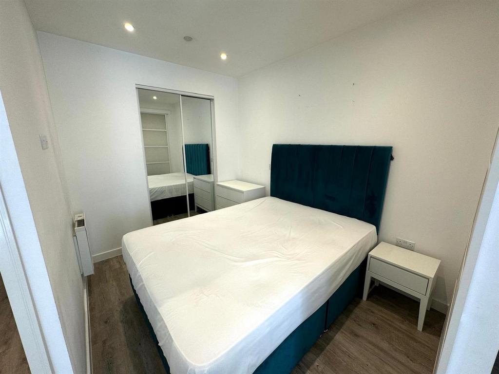Bedroom pic 1.jpg