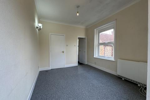 1 bedroom flat to rent, Beaufort Road, Bournemouth BH6