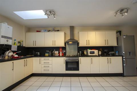 4 bedroom house to rent, Church Road, Northfield, Birmingham