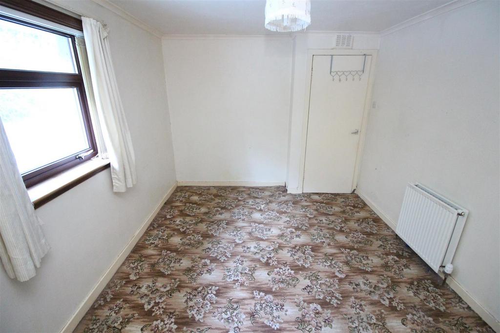 Bedroom 2-2.JPG