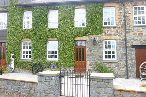 2 bedroom flat to rent, Llanpumsaint, Carmarthenshire,