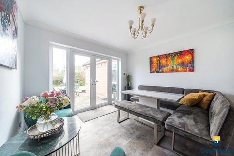 26 Rydes Avenue, Guildford, GU2 9SR