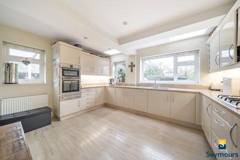 26 Rydes Avenue, Guildford, GU2 9SR