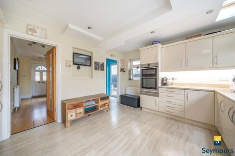 26 Rydes Avenue, Guildford, GU2 9SR