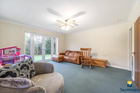 26 Rydes Avenue, Guildford, GU2 9SR