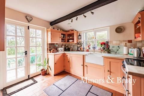 5 bedroom cottage for sale, School Road, Ludham