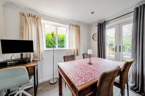 1 Chives Place, Warfield, Bracknell, RG42 3SQ