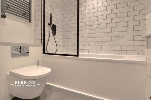 undefined, Northolt, UB5