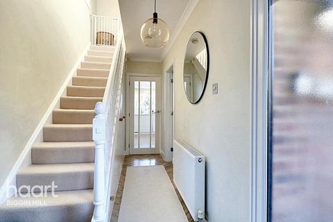 3 bedroom semi-detached house for sale, Victoria Gardens, Biggin Hill