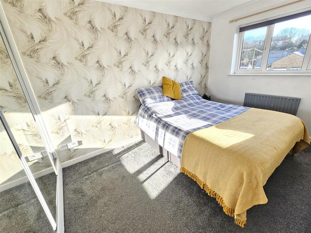 Bedroom 1.jpg