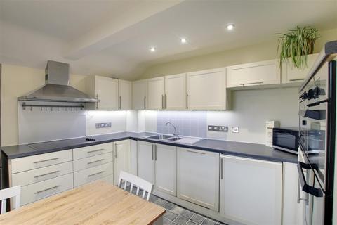 2 bedroom penthouse for sale, Huntingdon Road, Fenstanton