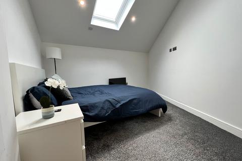 4 bedroom flat share to rent, Newhall Street, Birmingham B3