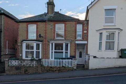 3 bedroom house to rent, Victoria Road, Cowes