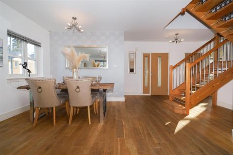 2 Bellefield Lane, Lanark, ML11 7AA