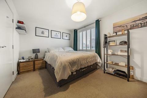 2 bedroom flat for sale, Carney Place, Brixton