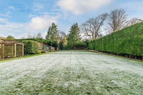 10 Tanners Dean, Leatherhead, KT22 8RU
