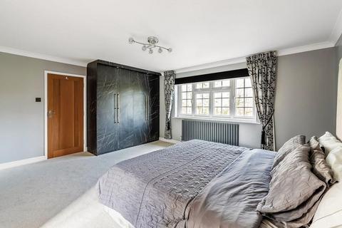 10 Tanners Dean, Leatherhead, KT22 8RU