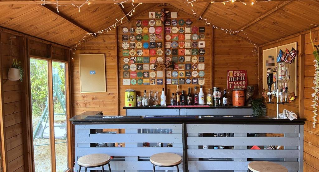 Summer House/Bar