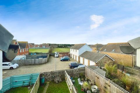 4 bedroom house to rent, Westview Close, Peacehaven