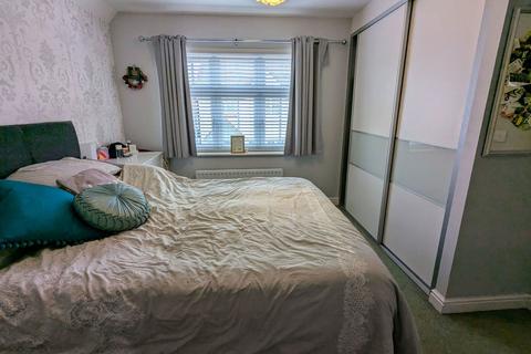 4 Clos Maes Rhedyn, Gorslas, Llanelli, SA14 6SG