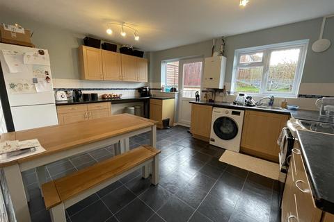 7 Bathurst Close, Rugby, CV22 6TP
