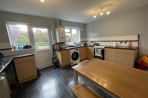 7 Bathurst Close, Rugby, CV22 6TP
