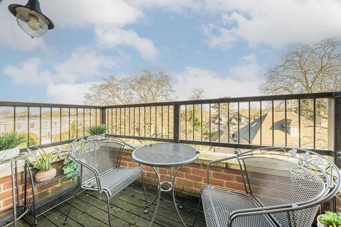 13 Chalmers Way, Twickenham, TW1 1QG