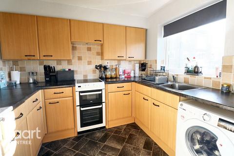 2 bedroom flat for sale, Falkland Court, Braintree