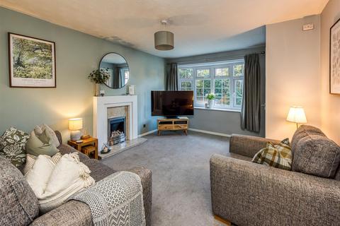 21 Millers Vale, Wombourne, Wolverhampton, WV5 8HR