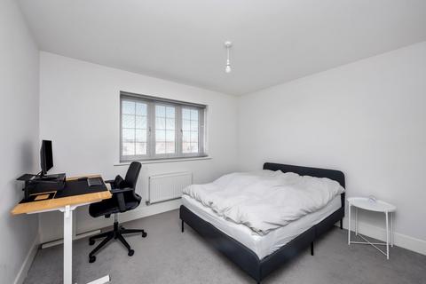 2 bedroom flat for sale, The Boulevard, Horsham, RH12