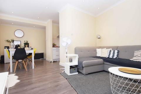 1 bedroom apartment to rent, Tudor Road, Hampton